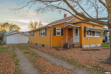 1121 Broadway St, Lincoln, IL 62656 - photo 2