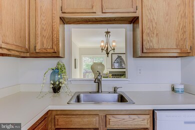 9621 Clocktower Ln, Columbia, MD 21046 - photo 3