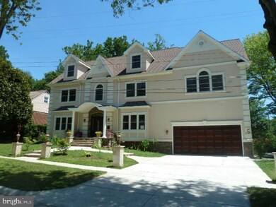 8801 Walnut Hill Rd, Chevy Chase, MD 20815 - photo 2