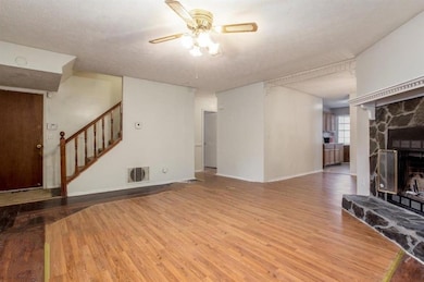 602 Pine Tree Trail, Atlanta, GA 30349 - photo 2