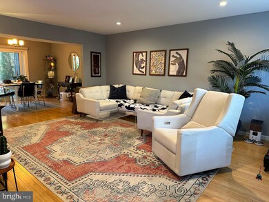 2201 Wheelwright Ct, Reston, VA 20191 - photo 4