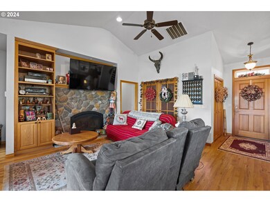 9847 S Kraxberger Rd, Canby, OR 97013 - photo 4