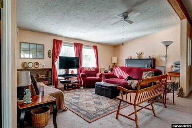 11684 Lark Ct NE, Aurora, OR 97002 - photo 4