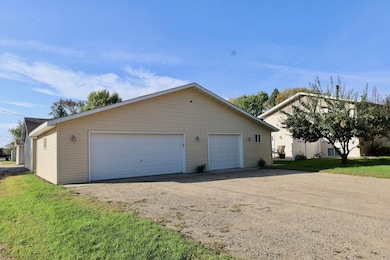130 12th St N, Breckenridge, MN 56520 - photo 2
