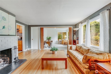 551 Bronson Way NE, Renton, WA 98056 - photo 4