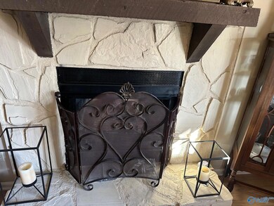 401 Lakepoint Dr, Gadsden, AL 35901 - photo 4