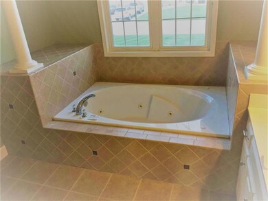 4420 SW Admiral Byrd Dr, Lees Summit, MO 64082 - photo 5