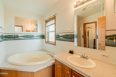 23807thAveNE_0030