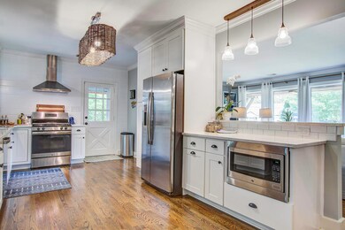 Gourmet kitchen