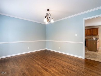 005-1280x960-dining-room