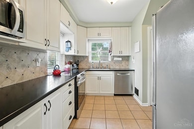 3935 Eileen Dr, Cincinnati, OH 45209 - photo 7