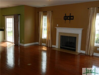 Large Living Room with Gas Fireplace