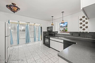 kitchen 1 - Jillian Giuffre
