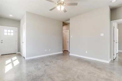 202 Hollingsworth St, Cleburne, TX 76031 - photo 6