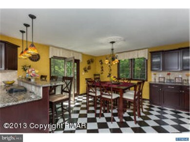 1054 Wild Turkey Ln, Bushkill, PA 18324 - photo 6