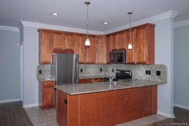 115 Evergreen St unit 106, West Babylon, NY 11704 - photo 3