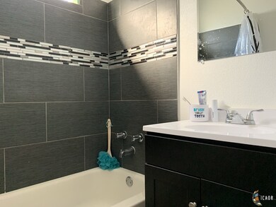 887 Rose Ave, El Centro, CA 92243 - photo 4