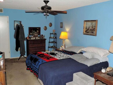 13681 N Newcastle Dr unit 15C, Sun City, AZ 85351 - photo 3