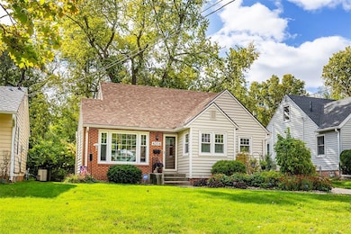 4004 Clinton Ave, Des Moines, IA 50310 - photo 2