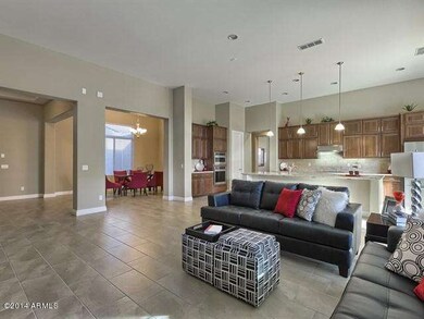 006_Family Room