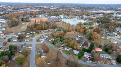 913 7th Street Dr SE, Hickory, NC 28602 - photo 2
