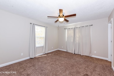 2201 Ridgecrest Dr, Maryville, TN 37803 - photo 6