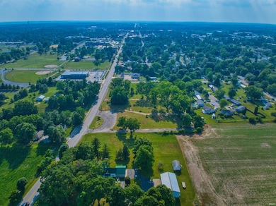 941 E Maumee St, Angola, IN 46703 - photo 2