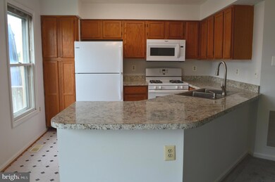 10515 Trinidad Ct, Manassas, VA 20109 - photo 2