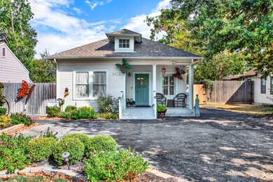 502 Mason St, Tomball, TX 77375 - photo 2