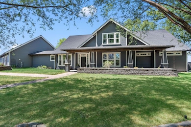 04Front of house