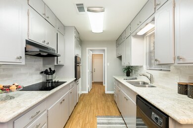 417 E Foley St, Alvin, TX 77511 - photo 4