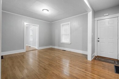 33 Auburn St, Woburn, MA 01801 - photo 6
