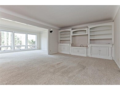 425 Red Fox Rd SE, Cedar Rapids, IA 52403 - photo 6