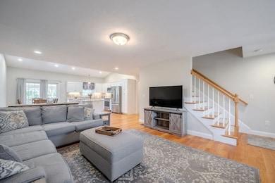 81 Ariel Cir, Sutton, MA 01590 - photo 4