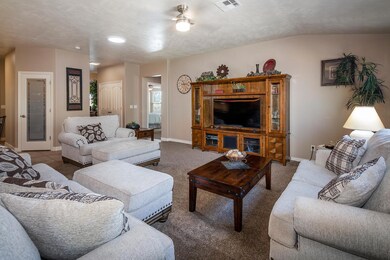 90 330 W Ivins UT 84738 USA-large-007-00