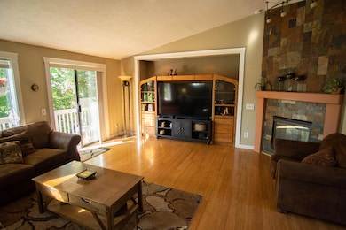 1802 SE Arborwood Ave, Bend, OR 97702 - photo 4