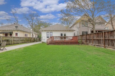 1512 Arlington St, Houston, TX 77008 - photo 2