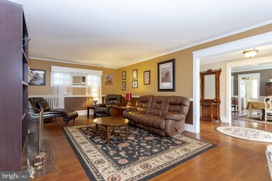 300 S Cedar Ln, Upper Darby, PA 19082 - photo 3