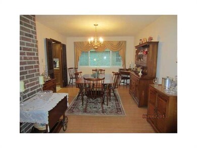 Photo. Formal dining room