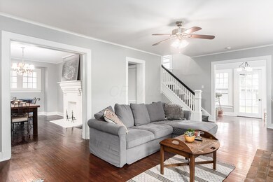 T 1815 E Oak St00001