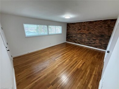 222 N Hawthorne Rd unit D, Winston-Salem, NC 27104 - photo 3