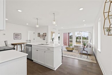 1406 Newport Ln, Raymore, MO 64083 - photo 3