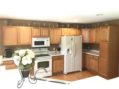 3026 White Oak Ln, Eau Claire, WI 54703 - photo 4