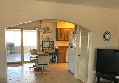 ARCHWAY TO DINING/KITCHEN