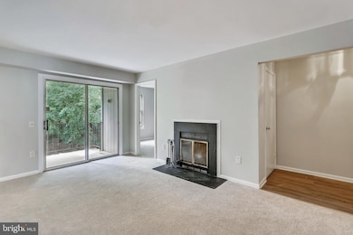 20229 Shipley Terrace unit 3-B-201, Germantown, MD 20874 - photo 5