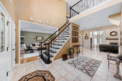 4376 Camelot Cir, Naperville, IL 60564 - photo 3