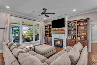 7439 SW Kings Forest Ct, Topeka, KS 66610 - photo 4