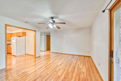 1502 E McClernon St, Springfield, MO 65803 - photo 3