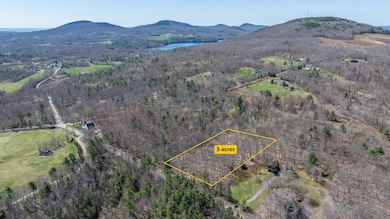 3 acres with yellow lines and Hobbs Pond