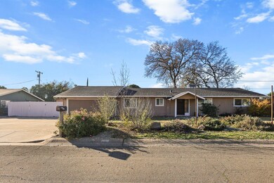 2850 Oakview Dr, Redding, CA 96002 - photo 3